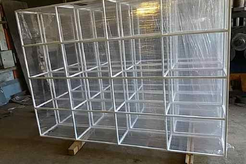 Металлические стеллажи: удобство хранения