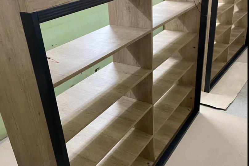 Рекламно-информационные стойки: предназначение, виды, материалы