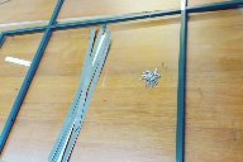 Навесное торговое оборудование для магазинов