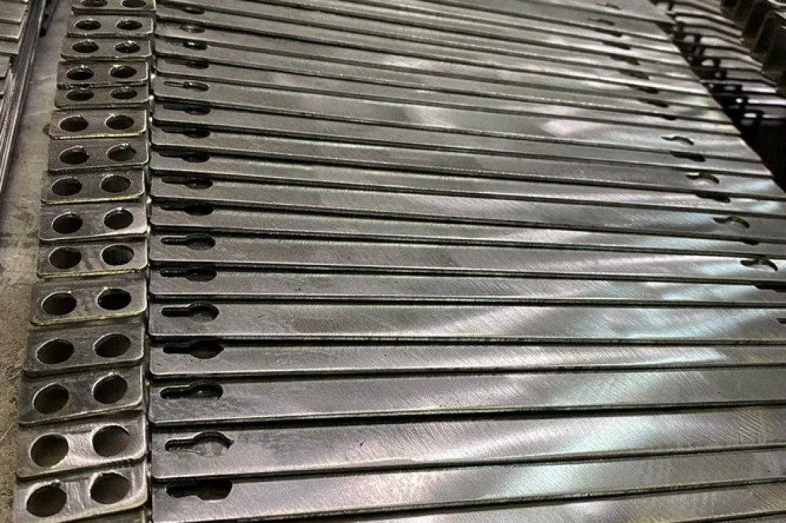 Лазерная резка черной стали