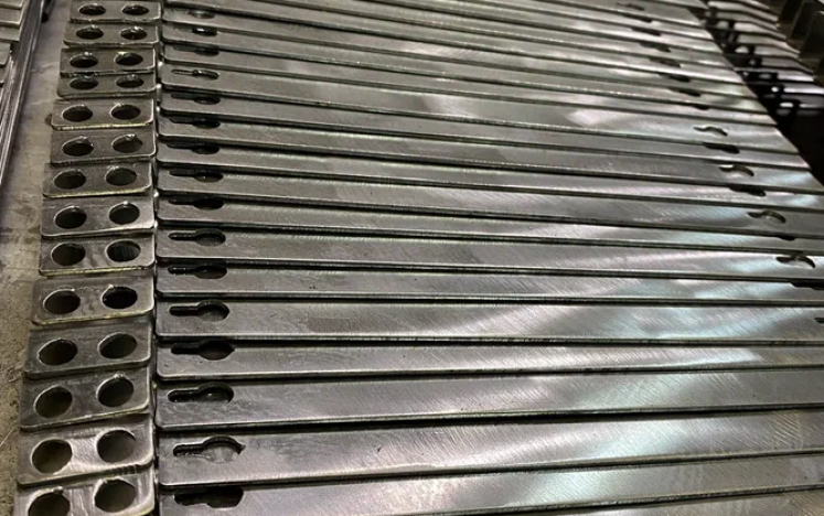 Лазерная резка черной стали