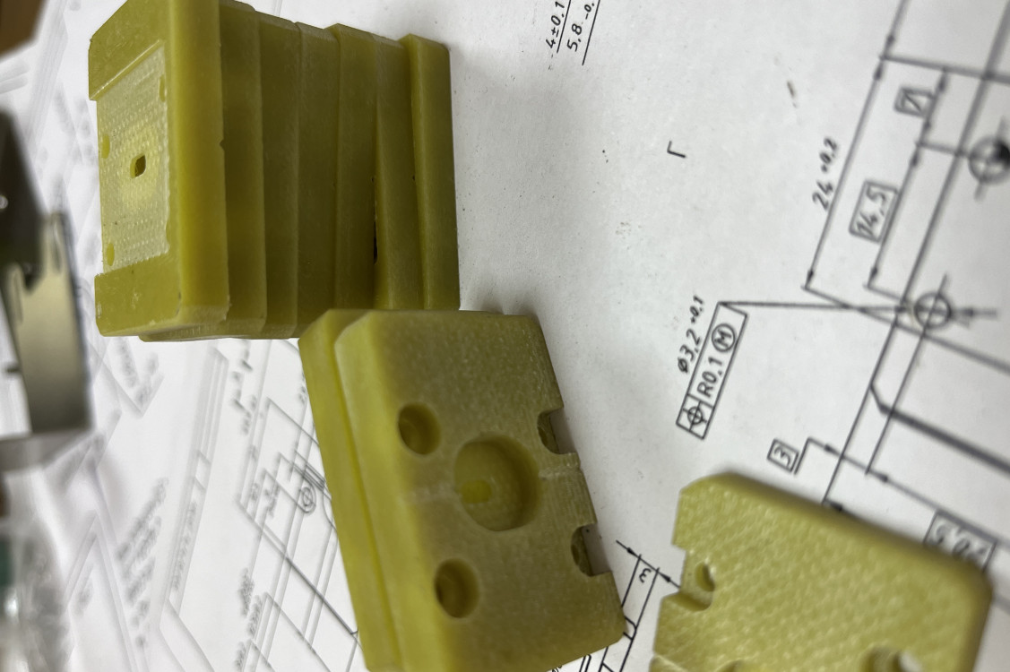 Обработка текстолита и стеклотекстолита - от раскроя до сложных 3D-деталей