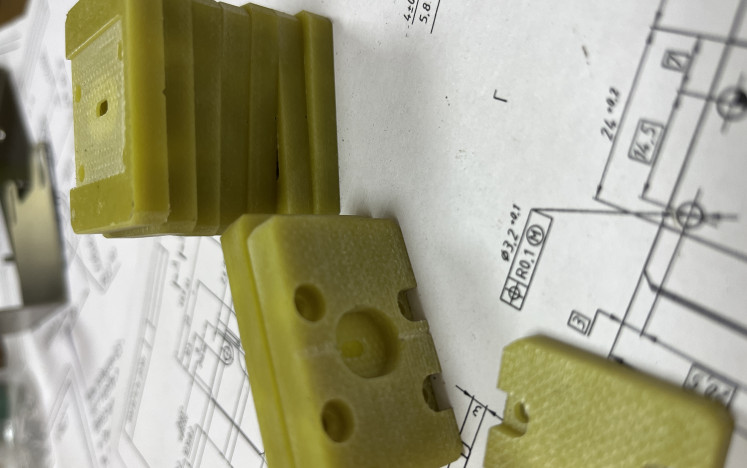 Обработка текстолита и стеклотекстолита - от раскроя до сложных 3D-деталей