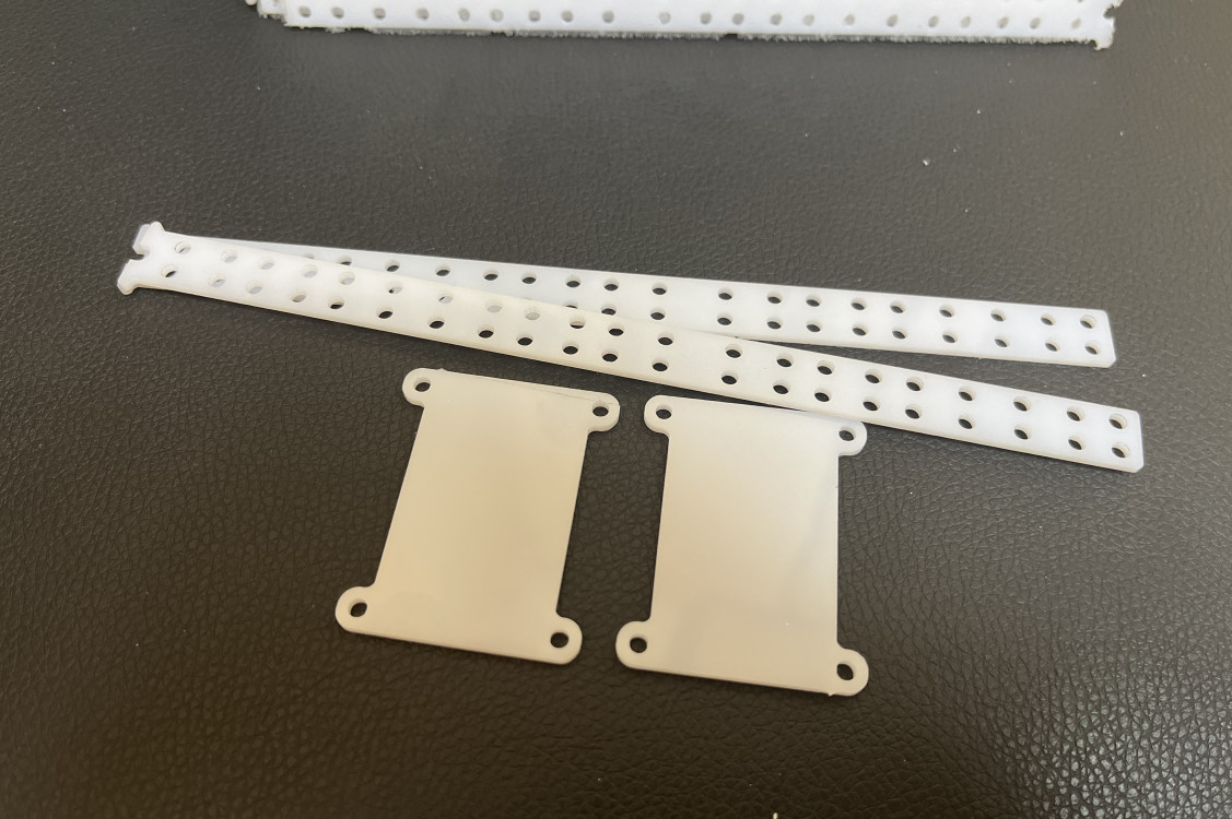 Обработка полистирола - высокоточное изготовление деталей для рекламы, электротехники и промышленности.