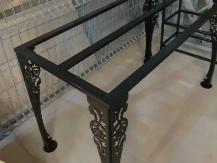 Подстолье резное